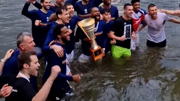 Baie în râul Someș pentu baschetbaliști! U BT Cluj a câștigat titlul național | VIDEO