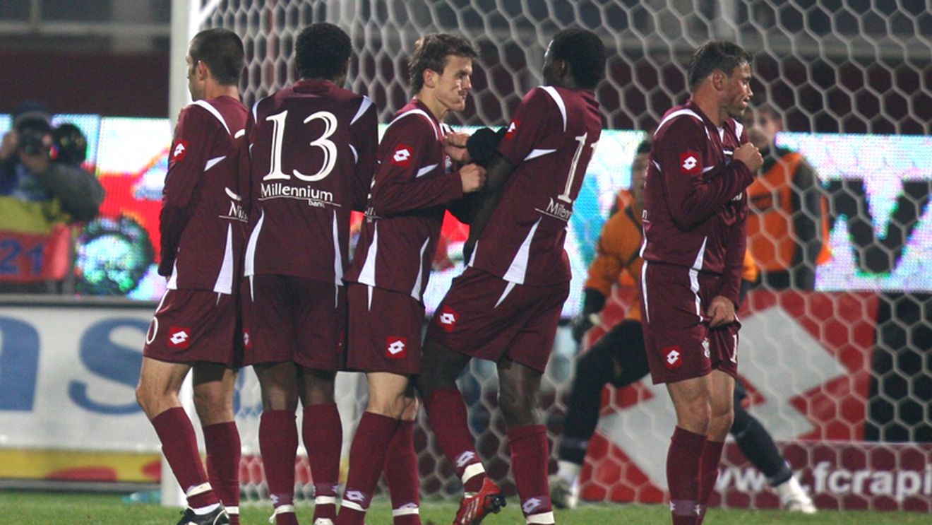 "Criza nu se vede în jocul Rapidului!" TU CE CREZI?