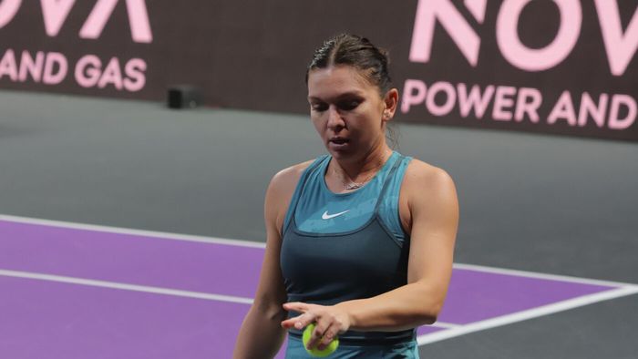 Un rus o dă exemplu pe Simona Halep: „Asta e problema”