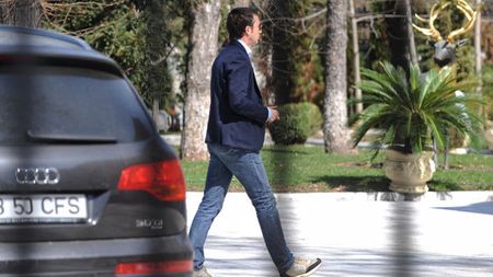 Străinii anunță un super antrenor la Steaua!** "Roș-albaștrii" sunt aproape de o lovitură de imagine!** Mutarea genială gândită de MM: cine poate fi urmașul lui Stoichiță