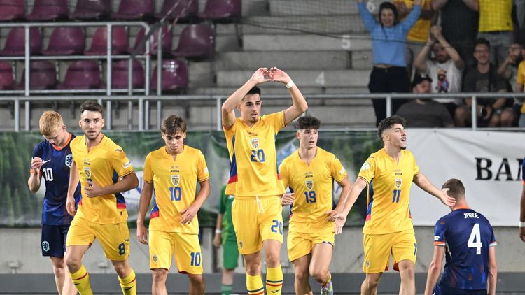 EXCLUSIV Alături de Drăgușin și Ianis Hagi. Cel mai tânăr fotbalist român din top 5 campionate din Europa: „Antrenorul mi-a spus să mă distrez. Am fost fericit și mândru”