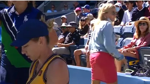 Simona Halep a trăit cel mai ciudat moment la US Open! O spectatoare a dat buzna pe teren și a făcut un gest halucinant în spatele româncei | VIDEO
