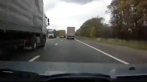 VIDEO Inconștiență maximă: nu ai idee ce venea din față! Un șofer român care știe unde e cimitirul..