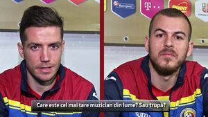 VIDEO | Ce nu știai despre Chipciu și Alibec. Ce se joacă pe PS și Xbox, când au mers cu metroul ultima dată, când au chiulit de la școală, la ce mașini visează și când au avut prima dată 10.000 de euro în cont

