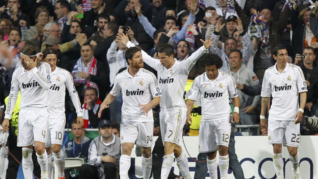 Modest cum îl știm! :)** Ronaldo acordă note la finalul sezonului în care Real a luat titlul: "Echipa merită un 9, eu 10!"