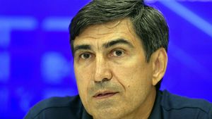 Uitat de lume, Victor Pițurcă a luat decizia: „Din ce trece vremea, primesc telefoane cât mai rar”