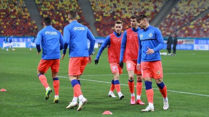 Suporterii celor de la FCSB au protestat la meciul cu FC Voluntari. Ce mesaj au afișat cu puțin timp înainte de startul partidei | FOTO