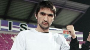 Alexa a debutat cu victorie la Rapid:** "Sper să joc mai mult! Când vin mulți jucători, avem de suferit"