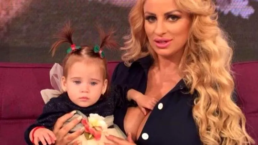 Sânziana Buruiană încă își alaptează fiica în vârstă de trei ani! De ce a decis asta