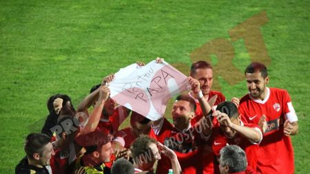 Un nou episod din războiul jucătorilor cu oficialii! Mesajul transmis de "câini" conducerii lui Dinamo