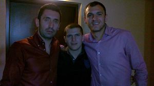 Paraschiv o ține din petrecere în petrecere!** Jucătorul Oțelului s-a distrat alături de Bourceanu și Jula la botezul fiicei sale