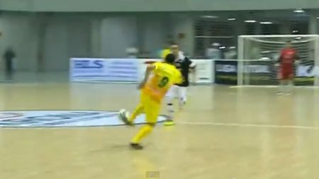 Gol superb înscris la futsal. VIDEO - Marcio a reușit una dintre cele mai frumoase execuții din ultimii ani: a lobat portarul, cu ajutorul călcâiului, de la mare distanță