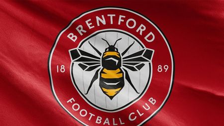 Brentford, la un pas de Premier League după 73 de ani de așteptare! Va juca finala de promovare pe 4 august pe Wembley