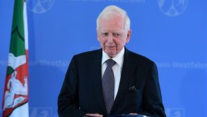 Alimentul preferat de milioane de români e factor de risc pentru cancer, conform câștigătorului premiului Nobel pentru Medicină