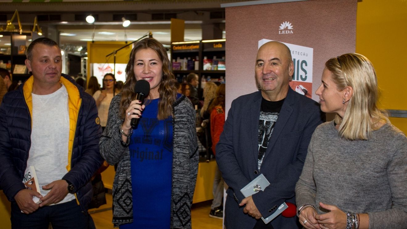 CARTE | RECOMANDAREA PROSPORT "Tenis - sportul inventat de diavol", de Adrian Fetecău. Dincolo de glazura strălucitoare și deosebit de dulce a tortului, blatul este foarte dur