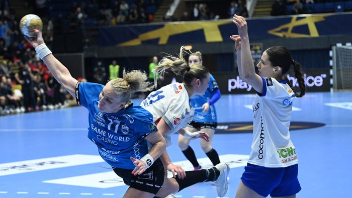 În Liga Campionilor, ca în curtea școlii: handbalistele de la Buducnost au venit fără echipament pentru meciul cu CSM București și s-au făcut de râs! La ce „cârpeală” au apelat muntenegrencele. FOTO