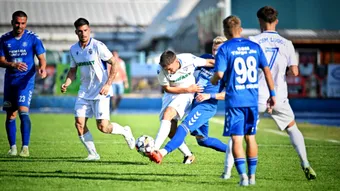 CSM Lugoj și CSM Târgu Jiu, singurele egale în meciurile tur din barajul pentru Liga 3. Nu a lipsit și o controversă de arbitraj, din partea ”centralului” din prima ligă aflat într-o formă ”de invidiat”!