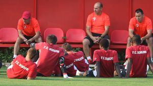 "Sunt antrenori mult mai buni ca Rednic! El nu poate să unească echipa!" CE CREZI?