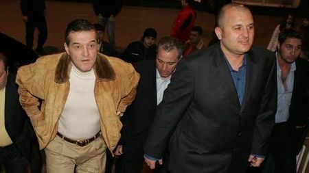 Capcană de un milion de euro!** Cum îl ține în șah Mititelu pe Becali