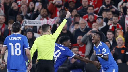 Scene sălbatice pe Da Luz! Fotbaliștii Benficăi au vrut să intre peste jucătorii lui Real Madrid în vestiar și să se ia la bătaie!