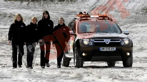 FOTO** Duster în deșert