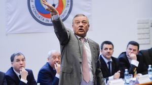 Mircea Sandu nu cedează: "Dacă se aplică decizia AG a FRF de invalidare a rentei, îi voi da în judecată"