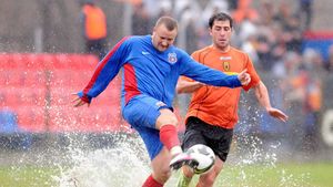 Președintele lui FCM Bacău a venit la București pentru a se asigura că FRF respectă decizia TAS în "cazul Baciu":** Steaua nu ia licența, dacă nu dă banii!"