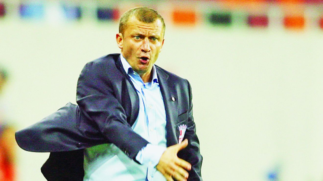 Au înnebunit când au auzit: "Veți sta cu mine până la Sfântul Ion!"** Furia lui Dorinel a șocat vestiarul: "Jucătorii nu vor să audă de o astfel de măsură"