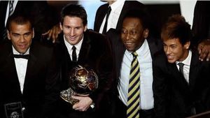 Messi, declarație emoționantă** "Sunt mândru că sunt atât de aproape de Pele! Scopul meu nu e să primesc premii, ci să mă apropii de el"