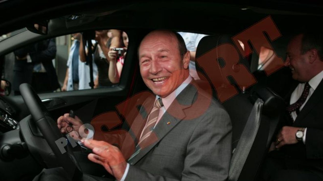 Dialog fabulos între primarul Craiovei și președintele Băsescu:** "Nu avem jucători!" / "Joc eu mijlocaș"