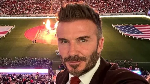 Echipa lui David Beckham și-a prezentat echipamentul printre rechini | GALERIE FOTO