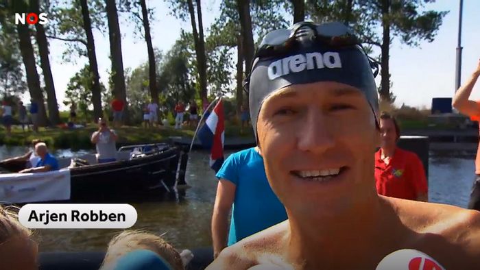 Arjen Robben, rapid și în apă FOTO și VIDEO | Olandezul a înotat opt kilometri pentru o cauză nobilă