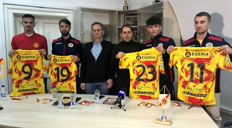 Ripensia își dorește să înceapă sezonul de primăvară cu un succes la Târgu Jiu, cu Viitorul Pandurii. Clubul timișorean și-a prezentat achizițiile din această iarnă și a anunțat poziția minimă pe care ar vrea să se situeze
