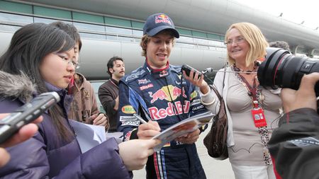 Sebastian Vettel, în pole position** la Shanghai