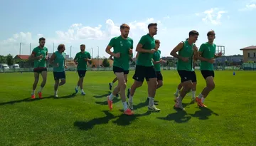 CSC Dumbrăvița va juca șase amicale vara aceasta. Clubul a anunțat o nouă despărțire, dar și alte prelungiri de contracte