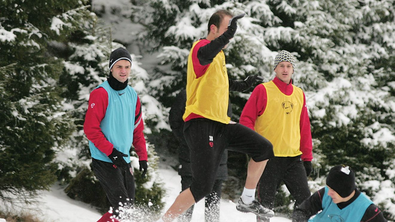 Țălnar le-a făcut ieri elevilor săi un cadou nesperat în această perioadă:** mingea! VEZI IMAGINI!