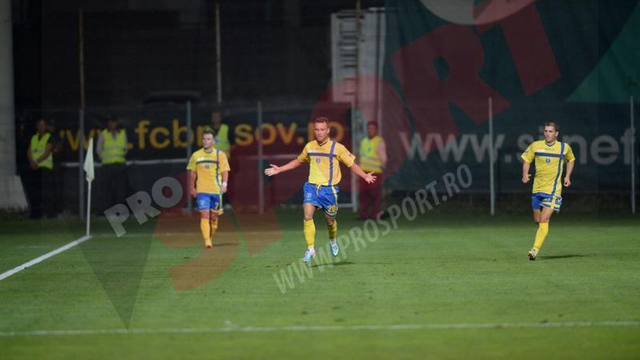 Corona vinde bilete doar la pachet pentru meciurile cu Steaua și FC Brașov