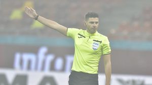 Arbitrul Marian Barbu, viciere de rezultat în favoarea FCSB în meciul cu UTA! Verdictul dur al lui Marius Avram, specialistul ProSport: "A dat greșit două lovituri de la 11 metri pentru echipa gazdă!" | EXCLUSIV