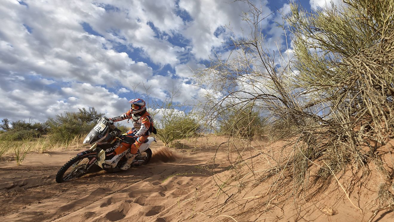 Primele reacții ale lui Mani Gyenes după ce a terminat pe locul 17 în Dakar: "Anul acesta organizatorii au schimbat metoda de navigație, au făcut să fie puțin mai greu și toți am avut probleme"