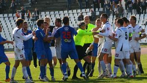 Arbitrul Balaș, aproape de a fi bătut de jucătorii lui U Cluj