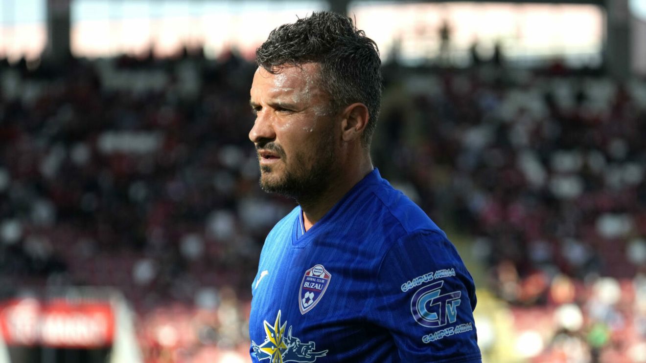 Constantin Budescu l-a umilit pe Ilie Stan, după ce antrenorul i-a anunțat retragerea prematură: „Vorbește mult. Îl înțeleg că a revenit și el în fotbal, dar...”