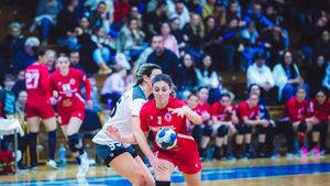 Visând la Liga Florilor! Iașiul forțează revenirea în elita handbalului feminin după o pauză de 23 de ani. Antrenorul Daniel Gheorghe e pregătit să promoveze: „Fetele sunt conștiente că pot scrie istorie”