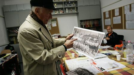 Remember înainte de derby!** Prietenie istorică între o "șapcă roșie" și un "cfr-ist"!