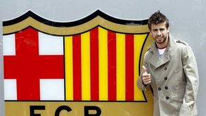 Barca l-a repatriat pe Pique de la Manchester United