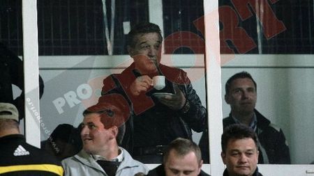 Becali știe ce îi lipsește Stelei: "Noi n-avem atacanții care să dea gol!"** Cine va veni din vară în Ghencea