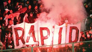 Rapidiștii, sancționați drastic pentru incidentele de la derby