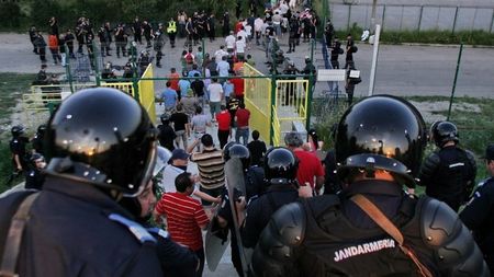 220 de jandarmi în Gruia la derby