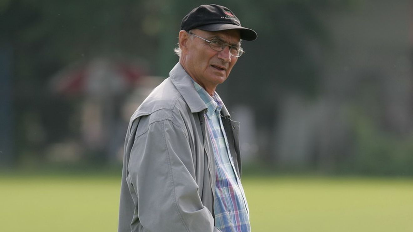 Jackie**: „E competiția antrenorilor"