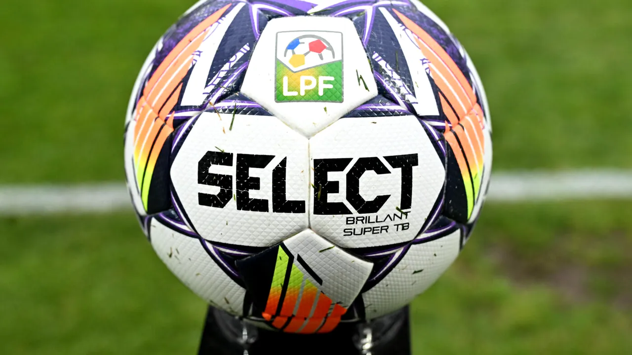 Un club din Superliga, la un pas să se dezintegreze cu o săptămână înainte de startul sezonului. Doar 7 fotbalişti au contracte