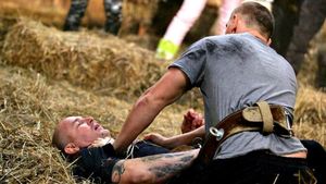 Cătălin Moroșanu intervine în forță în scandalul de la Survivor România 2022 și îl pune la punct pe Cătălin Zmărăndescu! Avertisment clar, pe față: „Dacă nu faci asta, nu poți fi barosan!”